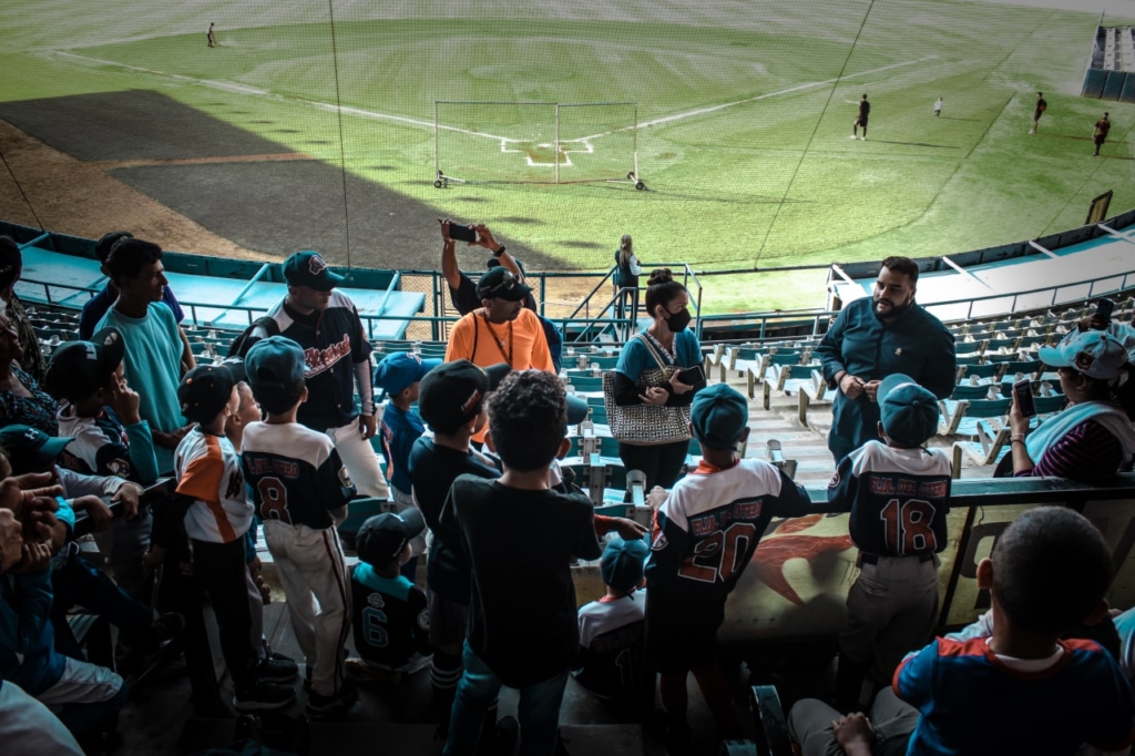 🧩 Fallo, luego existo: la psicología detrás del bateo en el béisbol