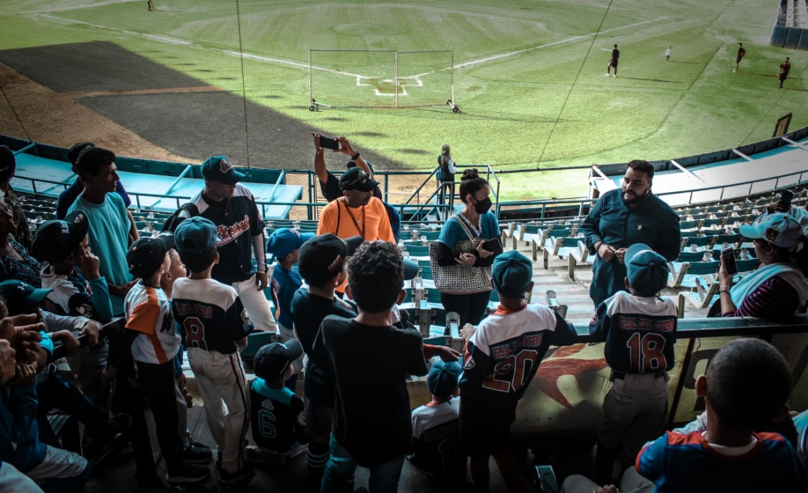 🧩 Fallo, luego existo: la psicología detrás del bateo en el béisbol